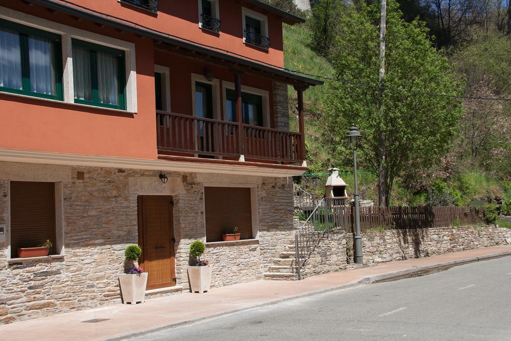 Hostal El Recanto Vega de Valcarce Exterior photo
