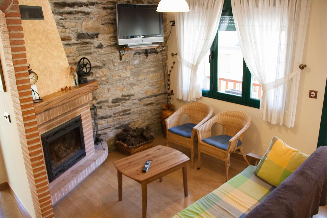 Hostal El Recanto Vega de Valcarce Exterior photo